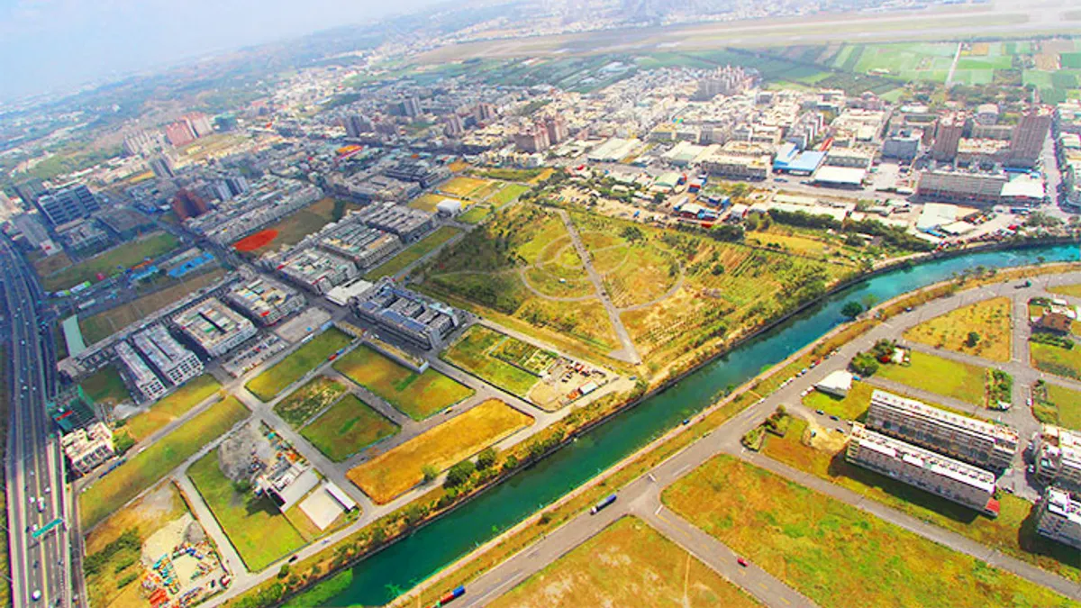 韓市府賣的土地,幾乎都是陳菊任內留下來的抵費地「祖產」。(翻攝自高雄市地政局網站) 韓市府賣的土地,幾乎都是陳菊任內留下來的抵費地「祖產」。(翻攝自高雄市地政局網站)