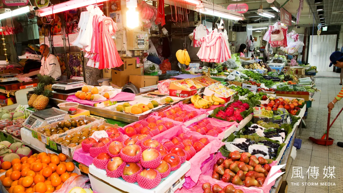 台北市近萬市民須居家檢疫,有里長表示,自己會幫民眾買早餐、購買些烹煮食材等,在新冠肺炎期間共體時艱。示意圖。(資料照,陳明仁攝)