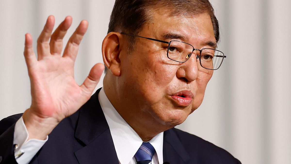 10月1日,日本自民黨新總裁石破茂在臨時國會眾議院和參議院進行的首相指名選舉中,均獲得超過半數選票,正式當選第102任日本首相。(資料照,美聯社) 10月1日,日本自民黨新總裁石破茂在臨時國會眾議院和參議院進行的首相指名選舉中,均獲得超過半數選票,正式當選第102任日本首相。(資料照,美聯社)