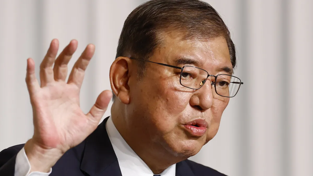 10月1日,日本自民黨新總裁石破茂在臨時國會眾議院和參議院進行的首相指名選舉中,均獲得超過半數選票,正式當選第102任日本首相。(資料照,美聯社)