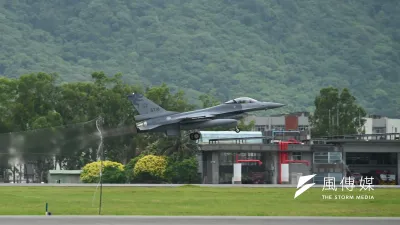 國防部預告「軍事營區安全維護條例」配套法規。圖為漢光40號演習,空軍F-16V戰機於花蓮空軍基地起飛。(資料照,陳昱凱攝)
