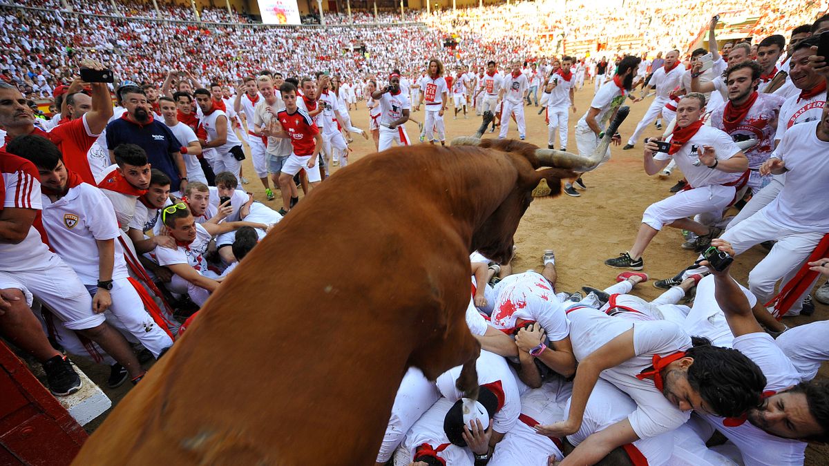 西班牙聖費爾明(San Fermin)奔牛節(美聯社) 西班牙聖費爾明(San Fermin)奔牛節(美聯社)
