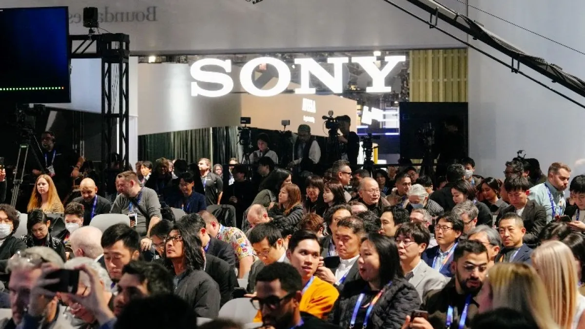 索尼(Sony)揭示新技術「未來沉浸式娛樂概念」引發關注,提供玩家視覺與聽覺的基本感官刺激,還加入嗅覺體驗。(圖/畫面取自X/Sony Electronics)