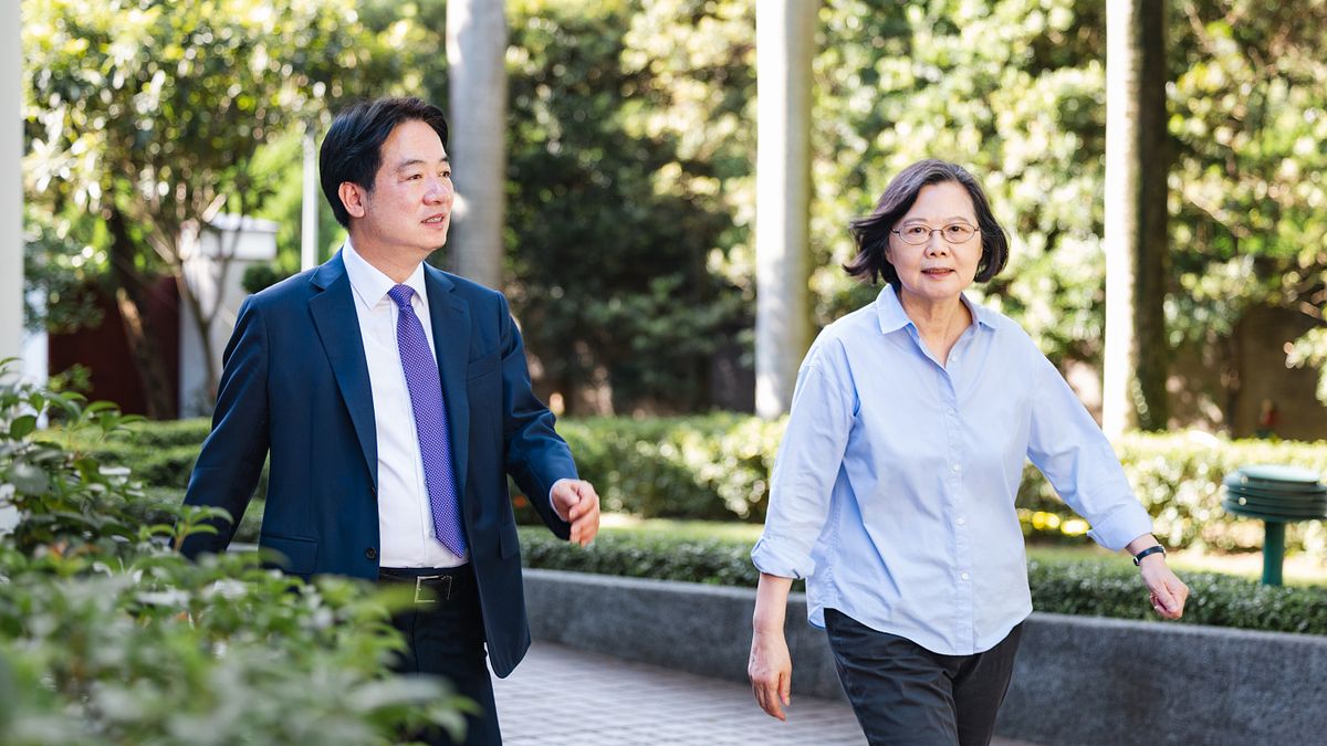 美麗島電子報民調問到「誰較有能力捍衛中華民國,增加台灣在國際上的活動空間及好印象?」結果48%認為是前總統蔡英文(右),僅10.5%認為是賴清德(左)。(資料照,總統府提供) 美麗島電子報民調問到「誰較有能力捍衛中華民國,增加台灣在國際上的活動空間及好印象?」結果48%認為是前總統蔡英文(右),僅10.5%認為是賴清德(左)。(資料照,總統府提供)