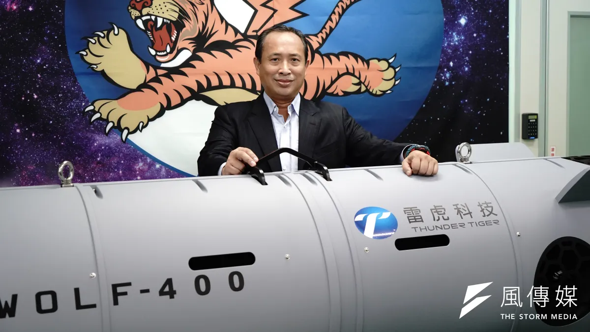國造潛艦將下水,台灣軍方、民間也已著手研發無人潛艦。圖為雷虎董事長陳冠如(見圖),曾在2023年3月公開向總統蔡英文介紹無人潛艦海狼號。(張曜麟攝)