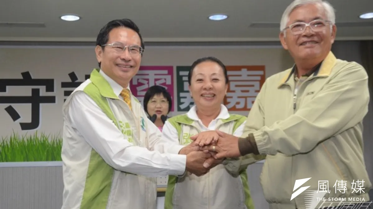 民進黨雲林縣長候選人李進勇、嘉義縣長候選人張花冠、嘉義市長候選人涂醒哲17日上午共同發表「守護雲嘉嘉」土地篇CF。(宋小海攝)