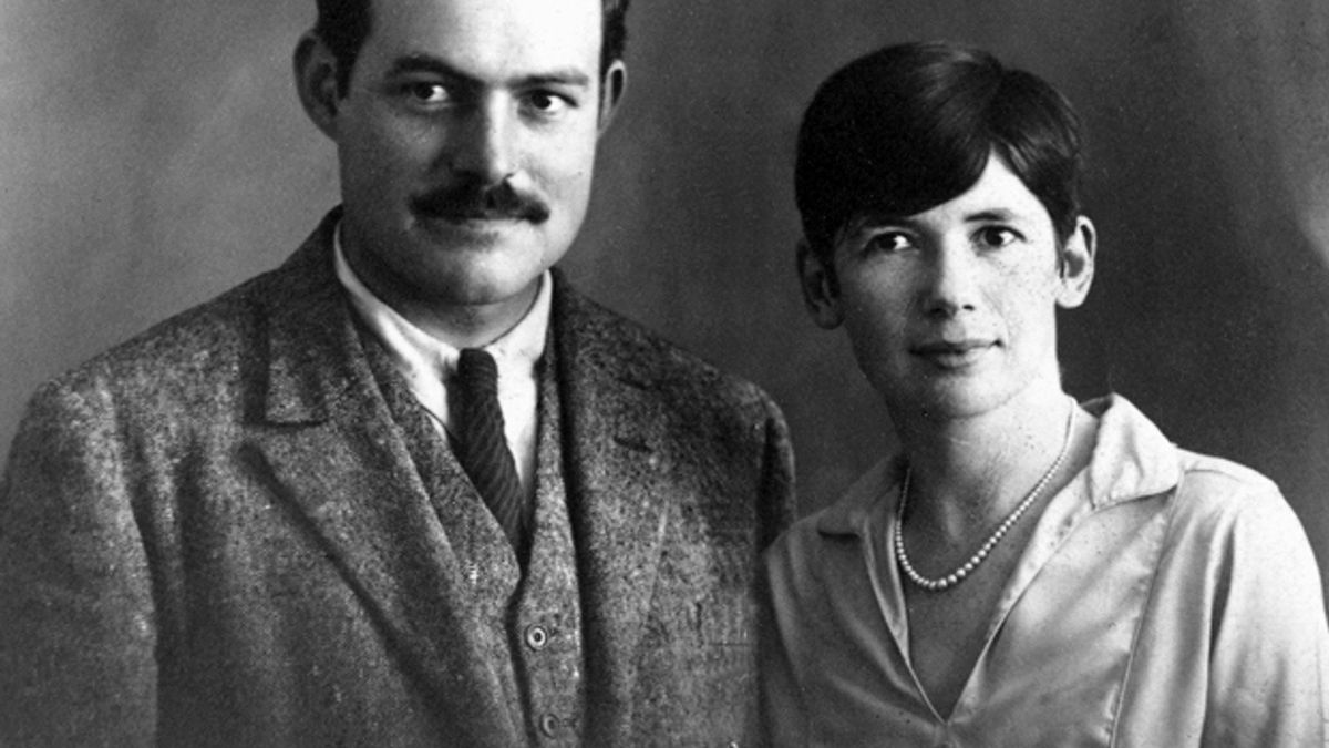 世紀文豪海明威和第二任妻子的合照(圖/wikimedia) 世紀文豪海明威和第二任妻子的合照(圖/wikimedia)