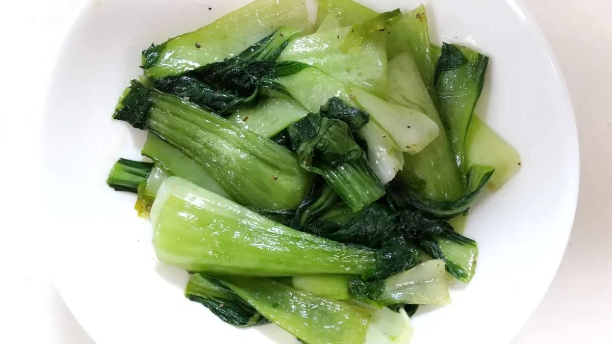 一名部落客分享將青江菜切絲快炒的創意做法,讓這道常見蔬菜瞬間升級,既健康又美味。(示意圖/取自photo-ac)