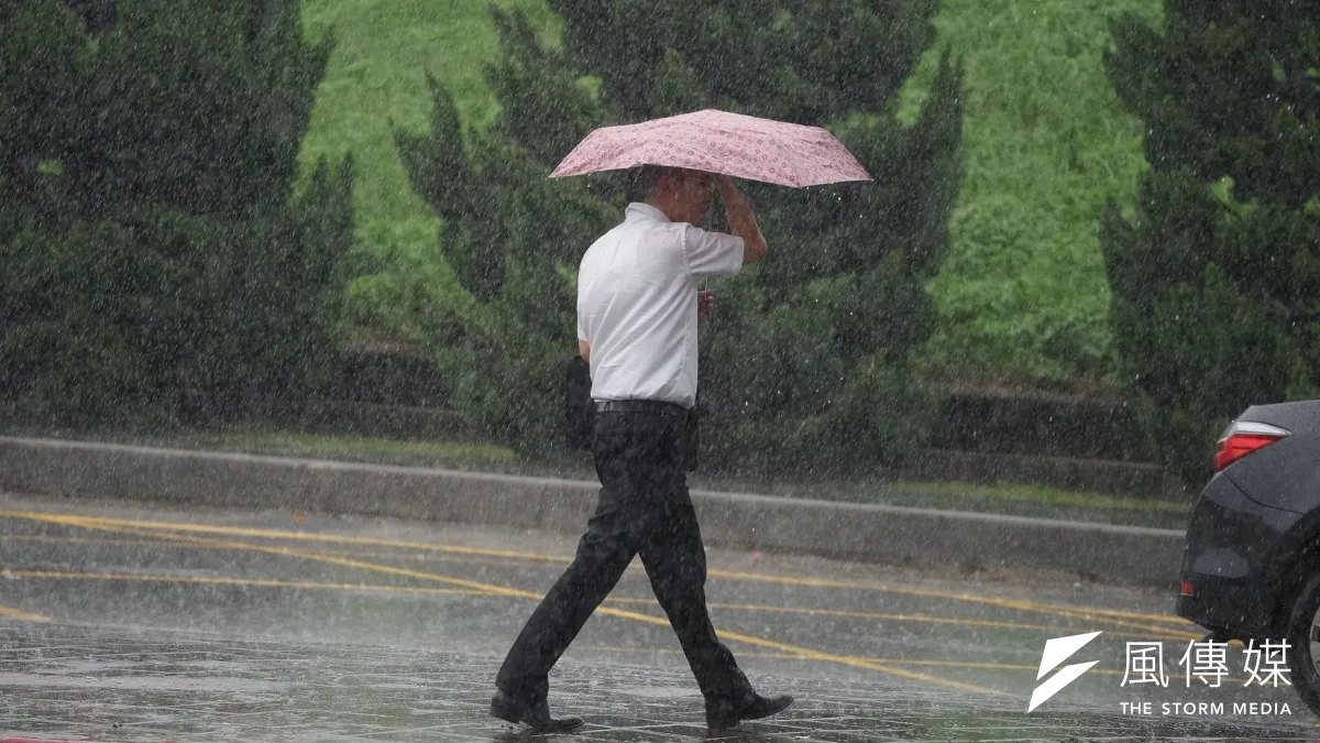 氣象專家吳德榮指出,周三起台灣容易有劇烈降雨。示意圖。(資料照,盧逸峰攝)