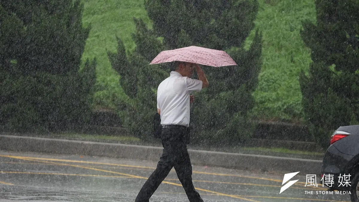氣象專家吳德榮指出,周三起台灣容易有劇烈降雨。示意圖。(資料照,盧逸峰攝) 氣象專家吳德榮指出,周三起台灣容易有劇烈降雨。示意圖。(資料照,盧逸峰攝)