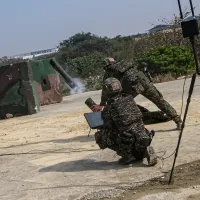 A member of the Taiwanese Marine Corps launching a Chien Feng attack drone. (Photo/Liu Wei-hong) A member of the Taiwanese Marine Corps launching a Chien Feng attack drone. (Photo/Liu Wei-hong)