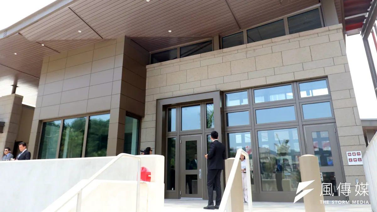 美國在台協會台北辦事處(AIT)將於6日起,正式於內湖新館運作。圖為AIT內湖新館入口處。(資料照,蘇仲泓攝)