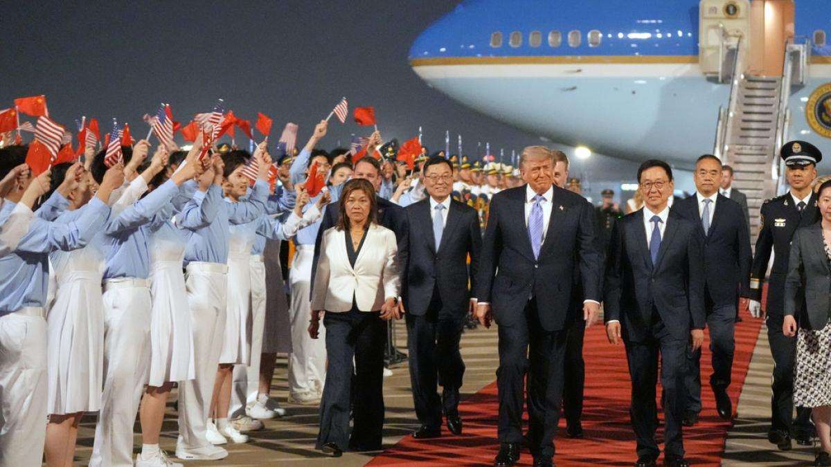 美國官員離開前「把所有中國禮物丟到垃圾桶」?網傳圖片掀熱議 查核中心揭真相