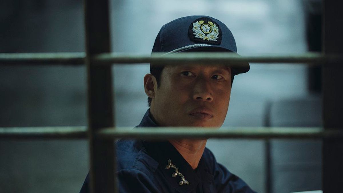 《1987:黎明到來的那一天》在台熱映,劇中主角遭受的不人道刑求,在台灣也曾真實發生。(圖/車庫娛樂提供) 《1987:黎明到來的那一天》在台熱映,劇中主角遭受的不人道刑求,在台灣也曾真實發生。(圖/車庫娛樂提供)