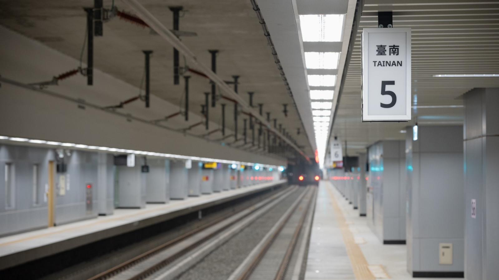台南車站將可刷行動支付、有4國語言!鐵道局:國慶後迎地下化第一階段通車