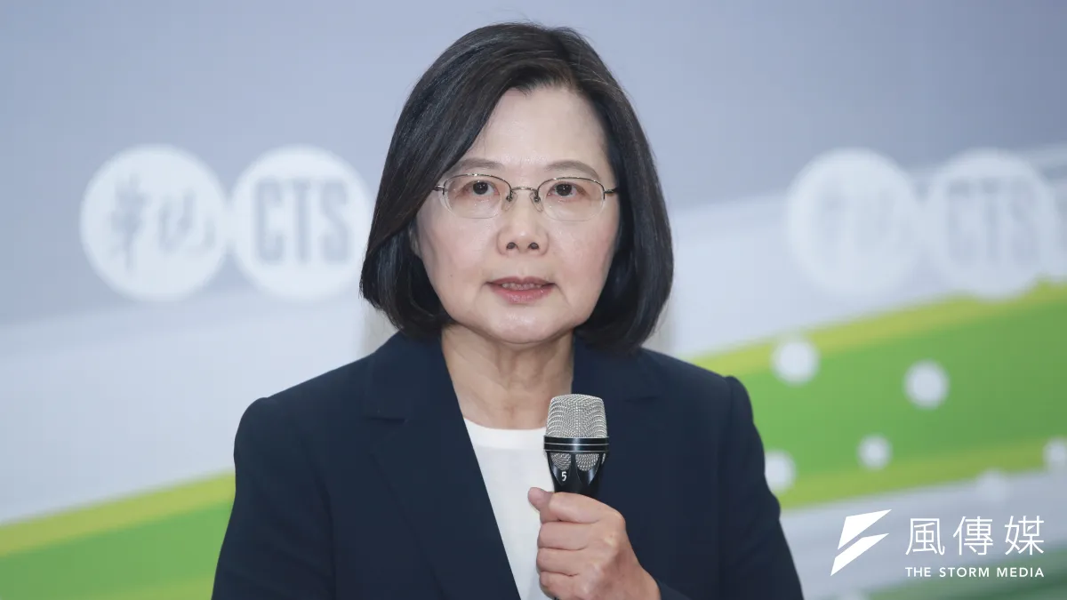 總統蔡英文8日出席民進黨2020總統初選政見發表會時表示,「我今天站在這裡,我要捍衛的不是我個人的權位,我要捍衛的是我們執政的價值,我要捍衛的是我們黨的黨員、跟我們支持者對台灣的堅持。」(簡必丞攝)