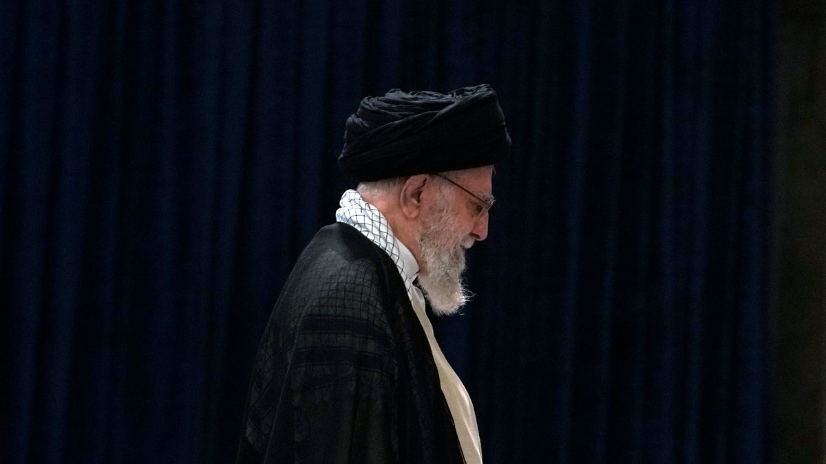 軍費暴跌78%與墮落的革命衛隊:揭開伊朗防線崩潰真相,美國與以色列為何能斬首哈米尼?