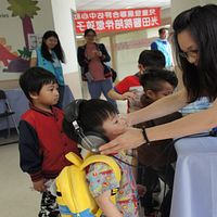 讓寶寶不怕醫院 光田醫院於候診區舉辦「模仿看病遊戲」 讓寶寶不怕醫院 光田醫院於候診區舉辦「模仿看病遊戲」