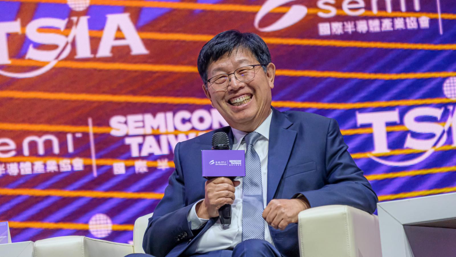 SEMICON高峰對談》AI擴產又快又大,投資能否回收成隱憂!鴻海劉揚偉提「Made with Taiwan」新模式