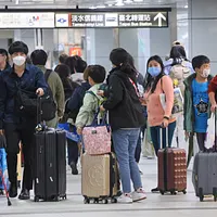 警察の調べで、犯人は桃園地方検察署から通緝中の男であることが判明した。初期調査によると、男はホームレスに偽装し、長期間にわたり駅周辺を徘徊していたとみられる。(イメージ写真/顏麟宇撮影) 警察の調べで、犯人は桃園地方検察署から通緝中の男であることが判明した。初期調査によると、男はホームレスに偽装し、長期間にわたり駅周辺を徘徊していたとみられる。(イメージ写真/顏麟宇撮影)