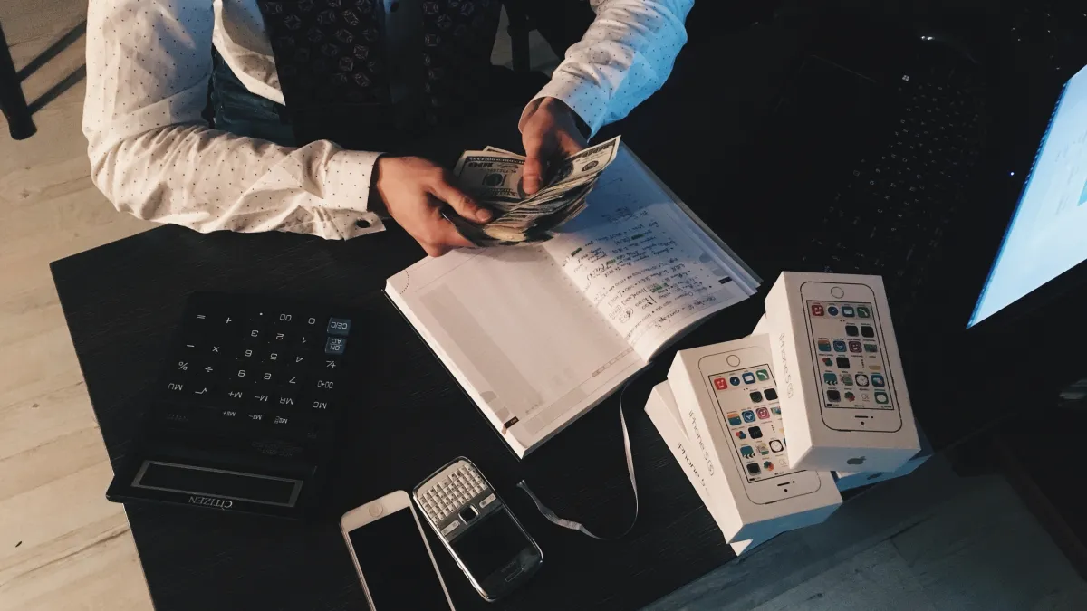 緊急備用金應該準備多少才足夠呢?退休後也需要準備嗎?(示意圖/取自pexels)