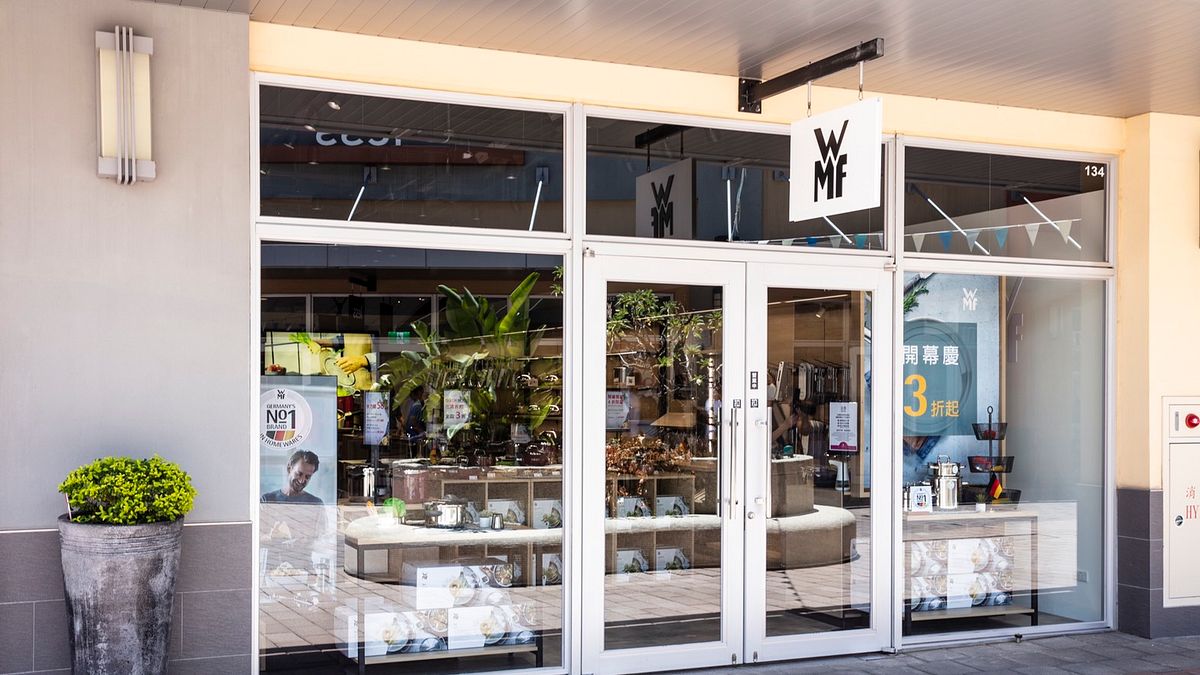 WMF Outlet店近40坪的空間內,完整引飲全系列品項,款式豐富齊全。(圖/WMF提供) WMF Outlet店近40坪的空間內,完整引飲全系列品項,款式豐富齊全。(圖/WMF提供)
