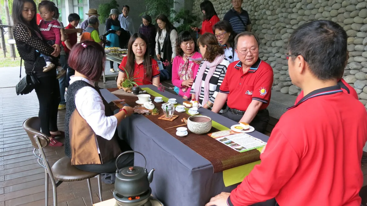 聞香找「茶」 東西文化交會阿里山土匪市集