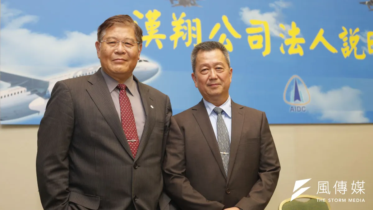 漢翔新任董事長胡開宏(右)及總經理馬萬鈞(左)11日首度主持法說會。(郭晉瑋攝)