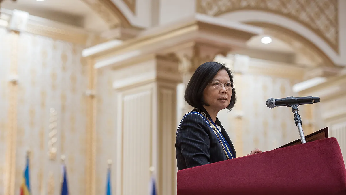 總統蔡英文今(27)日啟動「5+2產業創新計劃」產業參訪行程,包括亞航、晟田、漢翔等國防產業相關公司。(資料照,總統府提供) 總統蔡英文今(27)日啟動「5+2產業創新計劃」產業參訪行程,包括亞航、晟田、漢翔等國防產業相關公司。(資料照,總統府提供)