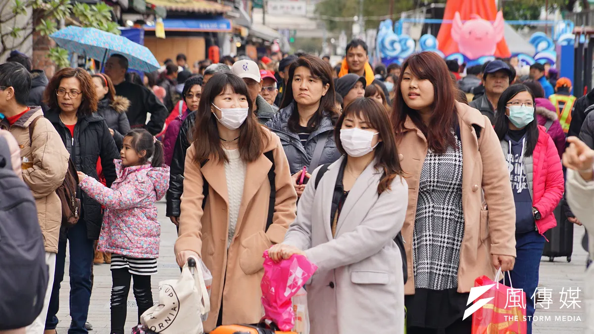 11月起有多項新制,包含防疫政策放寬、莫德納次世代擴大開放、流感疫苗,還有民生、交通等新制。(示意圖/盧逸峰攝) 11月起有多項新制,包含防疫政策放寬、莫德納次世代擴大開放、流感疫苗,還有民生、交通等新制。(示意圖/盧逸峰攝)