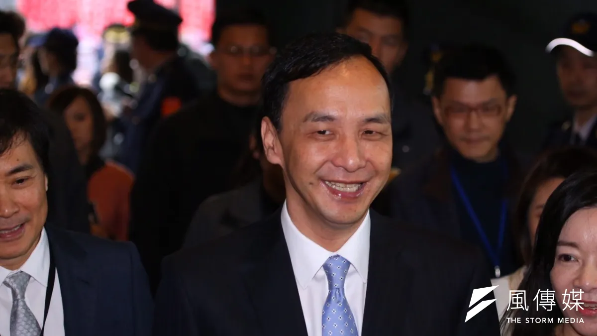 朱立倫在申論時單刀直入,直接6問蔡英文,針對九二共識、烽火外交、徵兵制、RCEP、核能問題、美豬議題等對蔡英文提出質疑。(蔡耀徵攝)