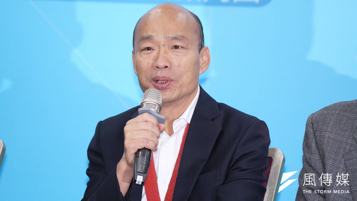 國民黨總統參選人韓國瑜13日召開記者會,批評蔡英文的能源政策。對此,經濟部次長曾文生諷韓「講到核能就無所不能、談到綠能就萬萬不能」。(盧逸峰攝) 國民黨總統參選人韓國瑜13日召開記者會,批評蔡英文的能源政策。對此,經濟部次長曾文生諷韓「講到核能就無所不能、談到綠能就萬萬不能」。(盧逸峰攝)