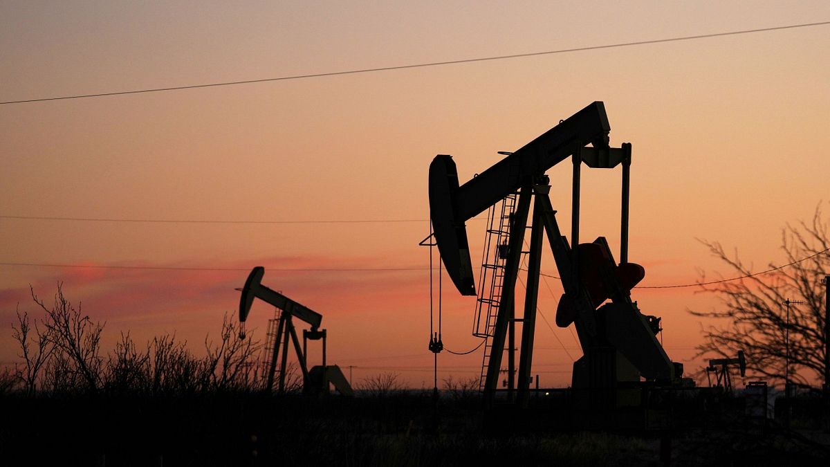 中東火藥庫炸了!伊朗掐住全球能源咽喉,這場戰爭會不會重演石油危機?