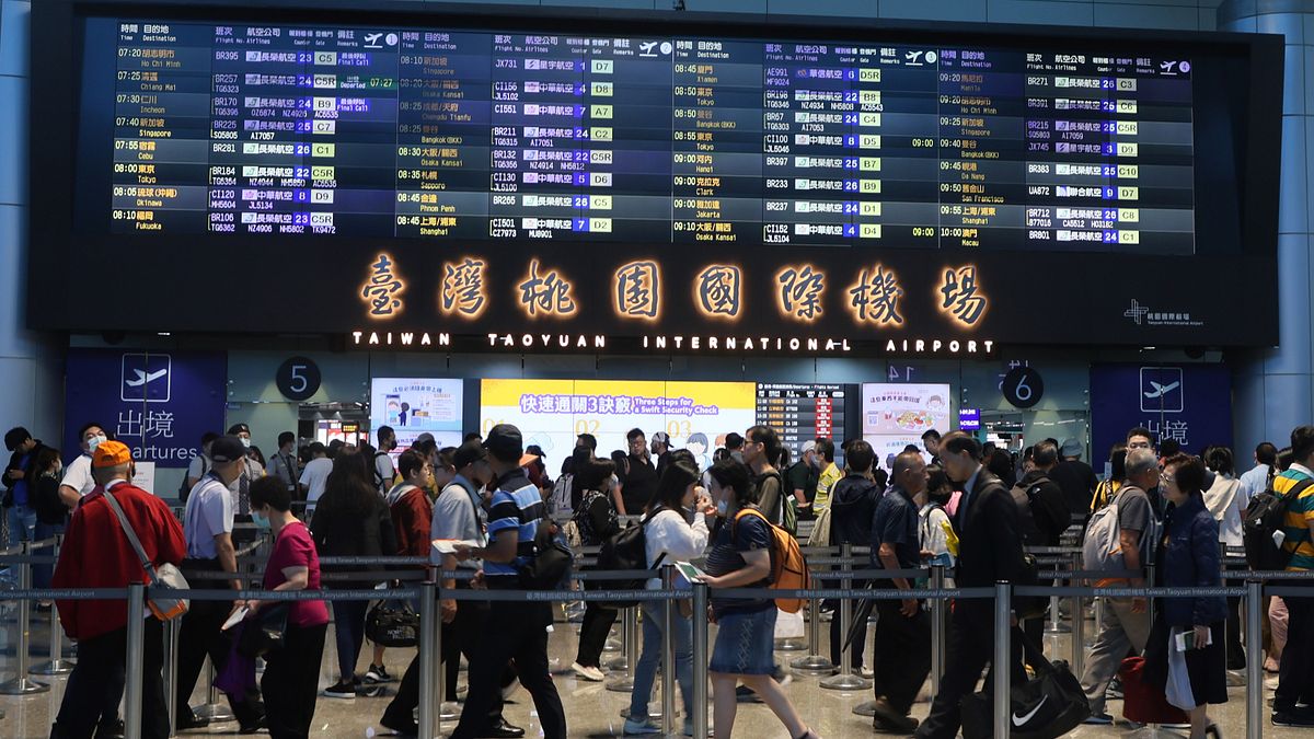 領事事務局於2025年1月1日至12月31日舉辦「出國登錄月月抽」活動,最高有機會拿到5000元。(柯承惠攝) 領事事務局於2025年1月1日至12月31日舉辦「出國登錄月月抽」活動,最高有機會拿到5000元。(柯承惠攝)