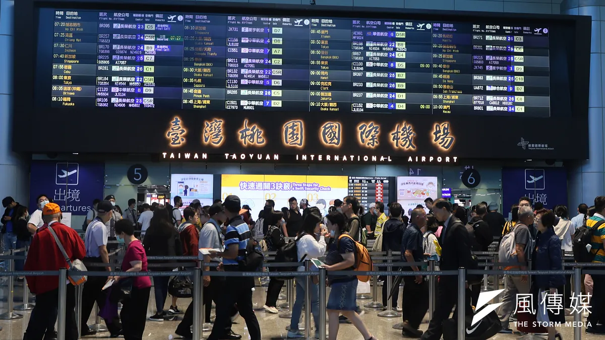 韓國政府發布了行動電源攜帶上機的新規定,所有備用電池必須隨身攜帶,並且每顆電池需分別裝在透明塑膠夾鏈袋中密封。(資料照/柯承惠攝) 韓國政府發布了行動電源攜帶上機的新規定,所有備用電池必須隨身攜帶,並且每顆電池需分別裝在透明塑膠夾鏈袋中密封。(資料照/柯承惠攝)