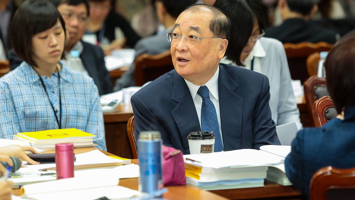 文化部部長洪孟啟表示,文化部的基本立場是絕不取消學生票優惠。(資料照/顏麟宇攝) 文化部部長洪孟啟表示,文化部的基本立場是絕不取消學生票優惠。(資料照/顏麟宇攝)