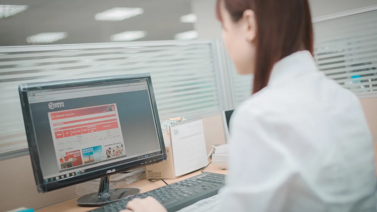 使用台灣順豐「零接觸」服務,運單資訊在官網、APP、WeChat等下單管道皆可查詢