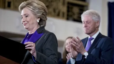 希拉蕊·柯林頓11月9日在紐約發表談話,承認競選失敗。(BBC中文網)