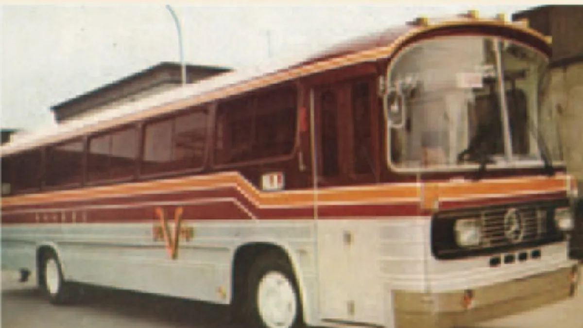 高速公路剛開通前,只有台灣汽車客運公司經營的中興號、國光號可以合法上路,此為初代塗裝的中興號。(圖片來源:《世紀交通:運輸重要檔案專題選輯》,作者提供。) 高速公路剛開通前,只有台灣汽車客運公司經營的中興號、國光號可以合法上路,此為初代塗裝的中興號。(圖片來源:《世紀交通:運輸重要檔案專題選輯》,作者提供。)