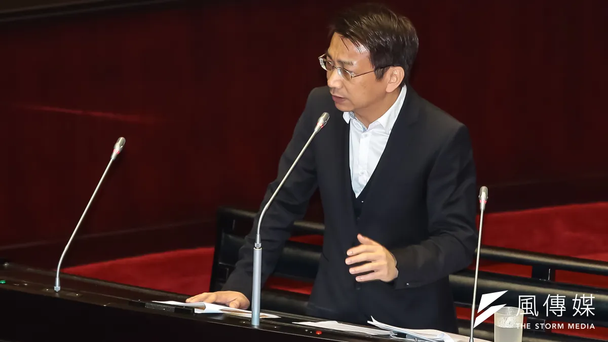 時代力量立委徐永明於立院質詢。(顏麟宇攝)