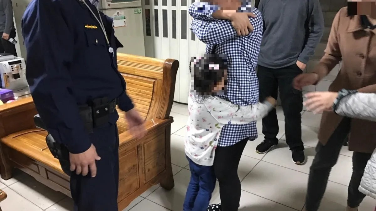 管樂節人潮沖散母女 熱心警通報助重逢