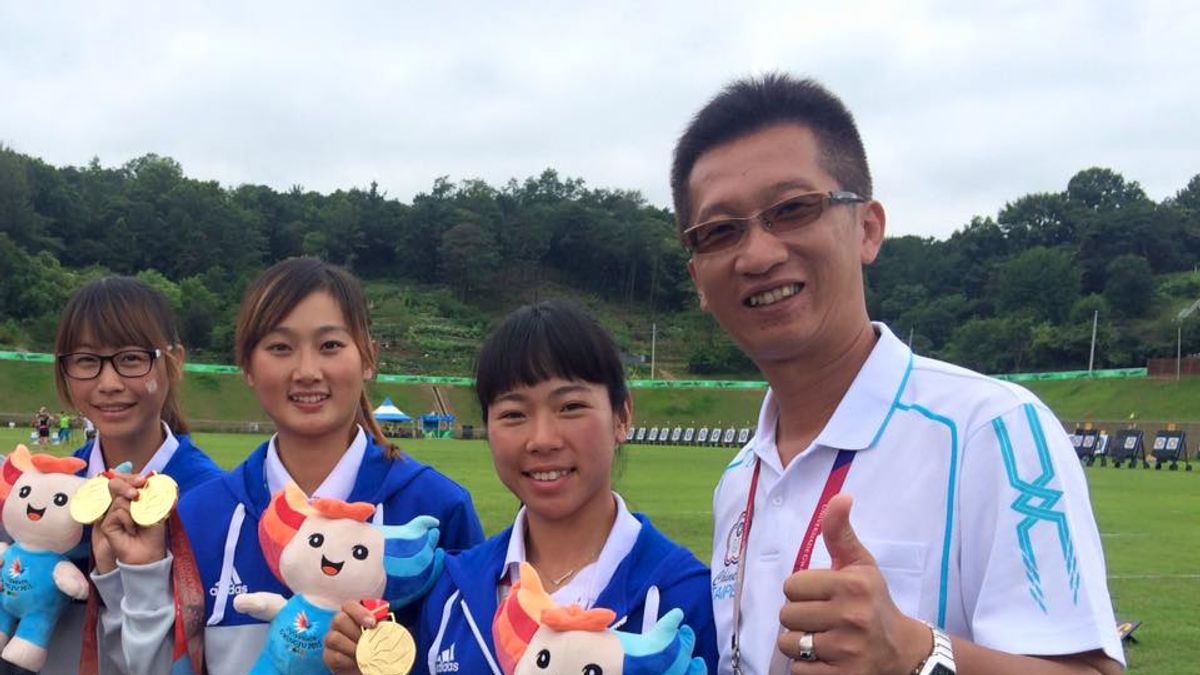 中華女子射箭隊,在8日傳出捷報,為中華隊拿下首金,此面金牌也是反曲弓女團參賽以來添上隊史第一面金牌。(取自倪大智臉書) 中華女子射箭隊,在8日傳出捷報,為中華隊拿下首金,此面金牌也是反曲弓女團參賽以來添上隊史第一面金牌。(取自倪大智臉書)