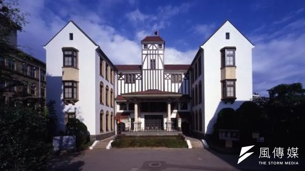 早稲田大学坪内逍遥記念演劇博物館は、舞台芸術資料館の参考モデルとしても注目されている(観光東京公式サイトより)。 早稲田大学坪内逍遥記念演劇博物館は、舞台芸術資料館の参考モデルとしても注目されている(観光東京公式サイトより)。