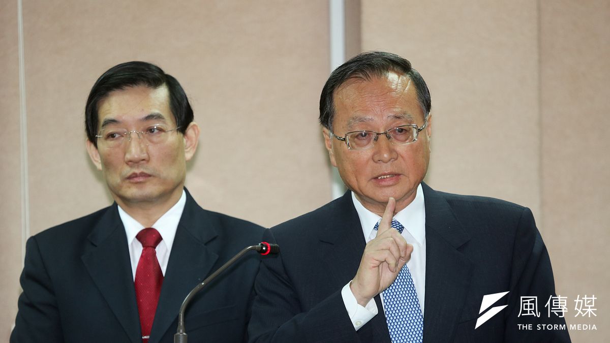 台北地檢署重啟調查中廣交易等案有無涉及不法,國民黨前行管會主委張哲琛(右)、前中投總經理汪海清訊後遭限制出境、出海及住居。(資料照,余志偉攝) 台北地檢署重啟調查中廣交易等案有無涉及不法,國民黨前行管會主委張哲琛(右)、前中投總經理汪海清訊後遭限制出境、出海及住居。(資料照,余志偉攝)