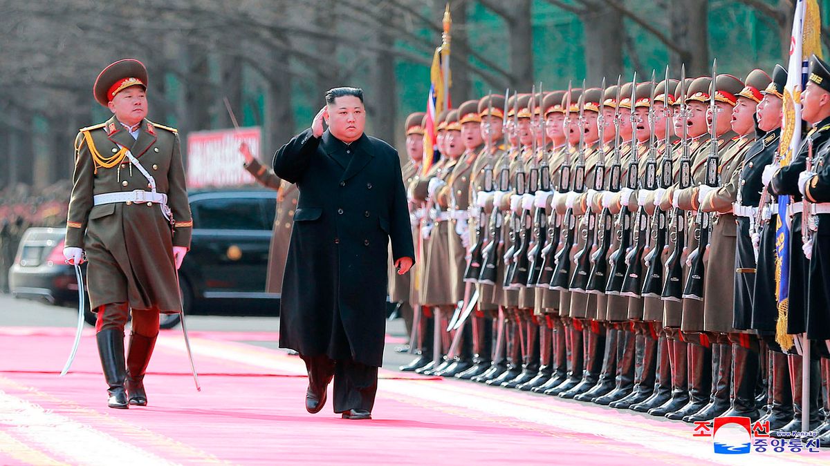 2019年2月8日,北韓朝鮮人民軍建軍節,金正恩檢閱部隊(AP) 2019年2月8日,北韓朝鮮人民軍建軍節,金正恩檢閱部隊(AP)