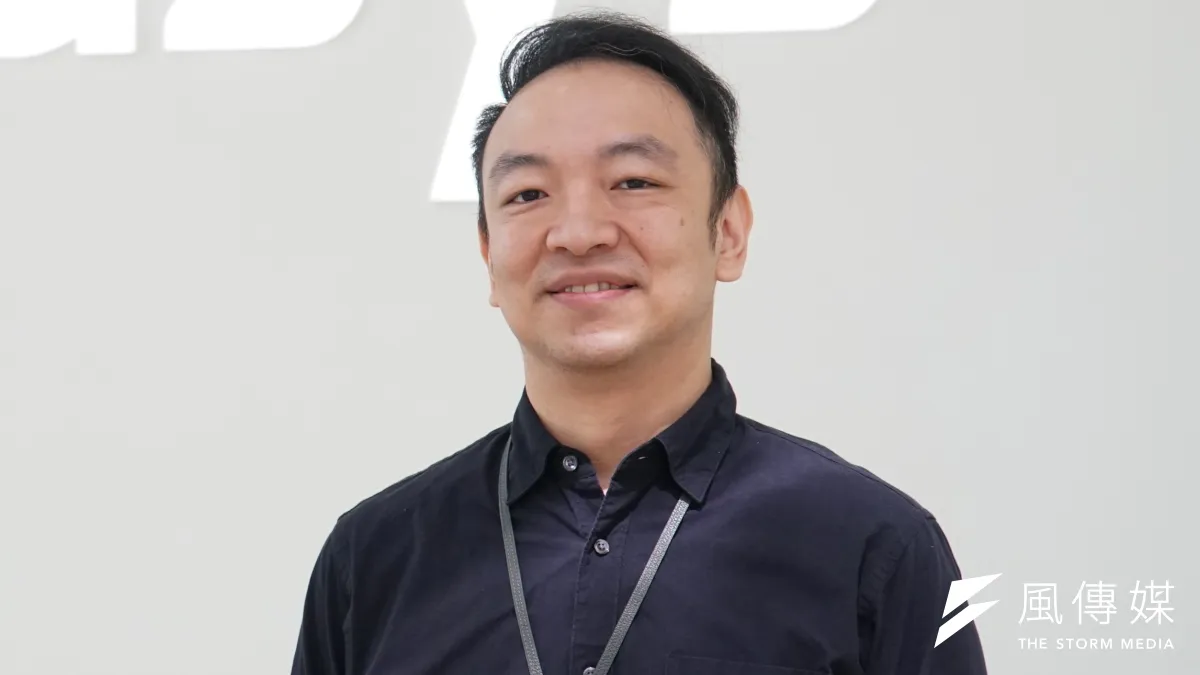 鼎新數智戰略支援處副總經理方亨謙說,不可變備份可建置於企業地端,也可採用雲端服務。(蔡親傑攝)