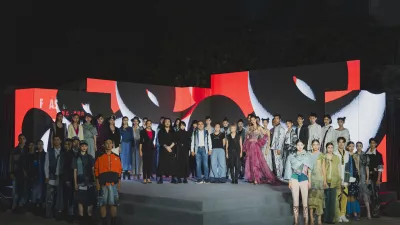 新北市文化局於「府中雙城」打造連續六周「新北.構時尚」系列活動,期間包括永續時尚秀、快閃貨櫃、音樂舞台、工作坊以及市集,六周累計逾10萬人次參與。(圖/新北市政府ˊ文化局)