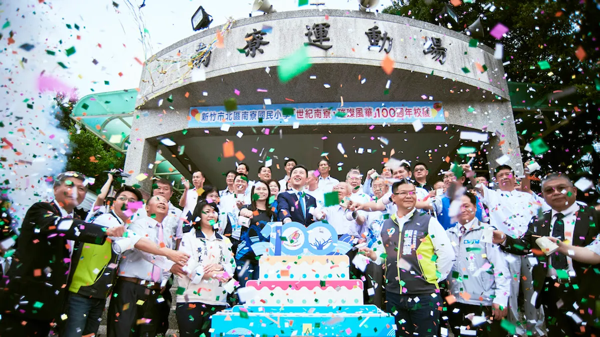 新竹市南寮國小5日歡度建校百周年校慶。(圖/新竹市政府提供) 新竹市南寮國小5日歡度建校百周年校慶。(圖/新竹市政府提供)