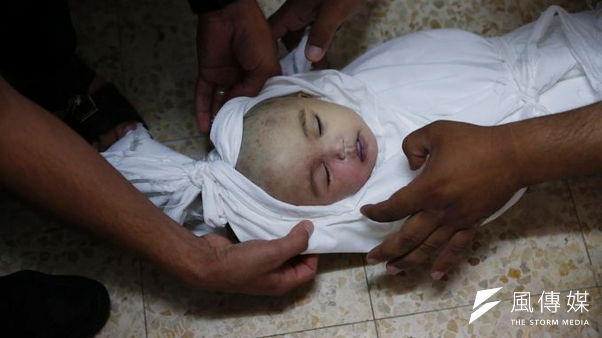 以色列空襲巴基斯坦,平民死傷慘重,嬰兒也無法倖免。(美聯社) 以色列空襲巴基斯坦,平民死傷慘重,嬰兒也無法倖免。(美聯社)