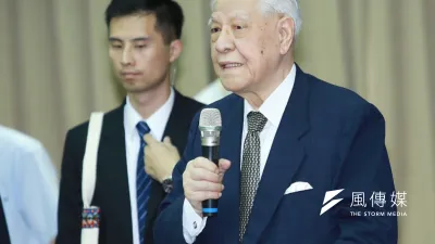 李登輝出席台灣憲改藍圖會議,渾然忘了憲法就是在他手中修成現在的模樣。(林韶安攝)